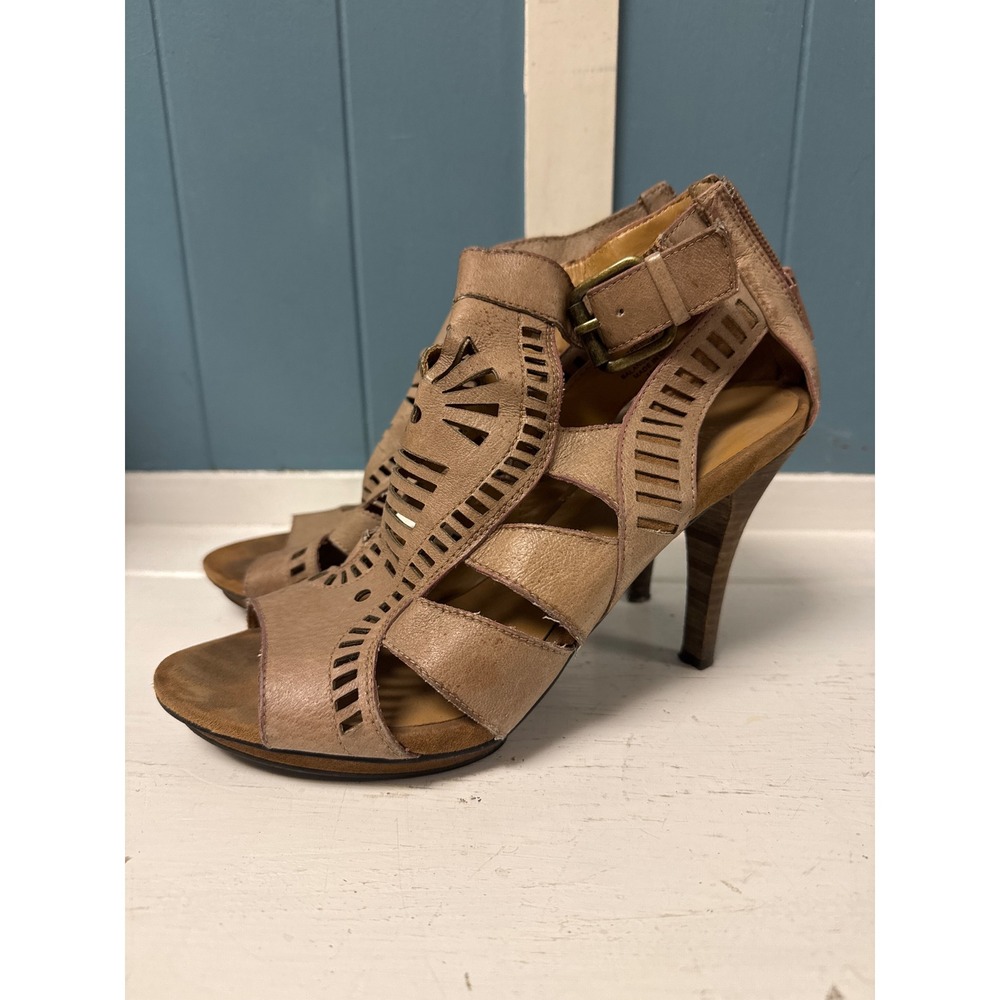 Nine West Leather Taupe Gladiator Cutout Heel Buckle Zip Up‎ Heels